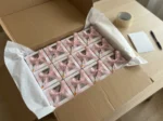 Кутийки LumiArt, подредени в кашон за изпращане