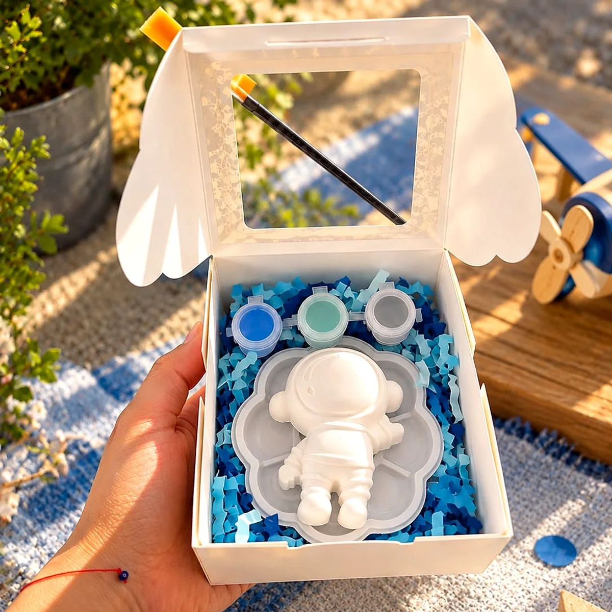 LumiArt космос mini Кутийка LumiArt Mini с гипсов астронавт, бои и четка